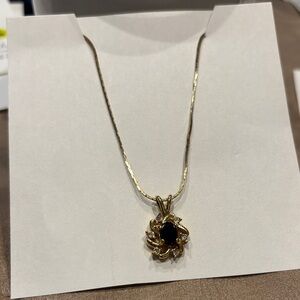 AVON Vintage - Elegant Gold and Black Pendant Necklace